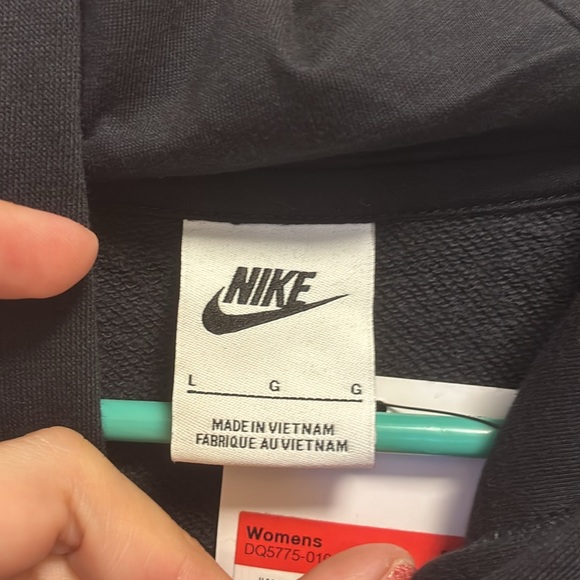 Nike Black hooded sweatshirt with white logo NWT - Picture 8 of 12